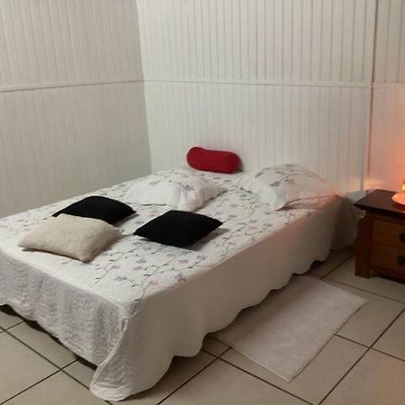 Appartement Dans Propriete Reposante Saint-Benoît Esterno foto